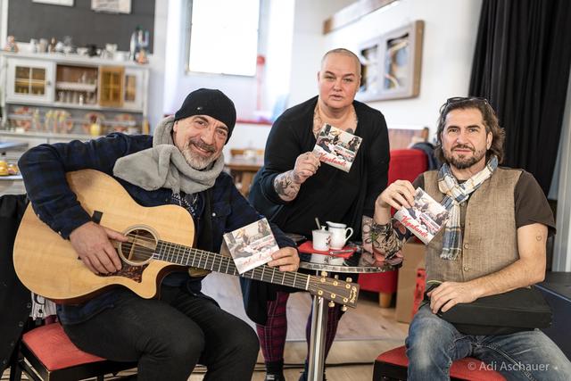 Rogger u Harrison, stellten ihre brandneue CD beim Kunstbrunch in der Crativ Werkstatt bei Frau Elfriede vor.