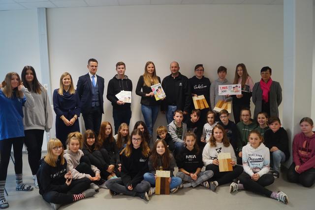 Betriebsbesuch bei Scheucher-Parkett, 300 Euro für die Klassenkasse: Echt genial die Holzjobstage für die 3bw des B(R)G Leibnitz.