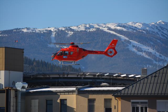 Der Notarzthubschrauber Martin 10 war im Einsatz. (SYMBOLBILD)