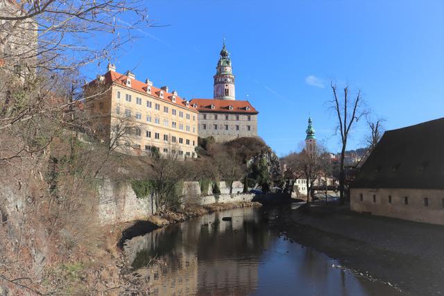 Blick zur Moldau und zum Schloss Cesky Krumlov.