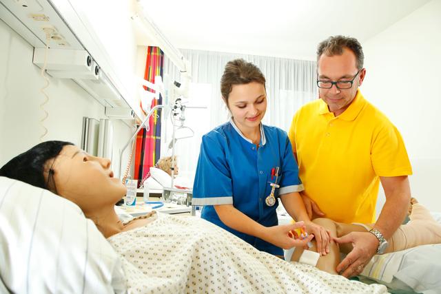 Den Info-Tag der Schulen für Gesundheits- und Krankenpflege Bad Ischl, Gmunden und Vöcklabruck am 24. Jänner 2020 in Vöcklabruck nutzen und alles über Pflege-Ausbildungen erfahren.