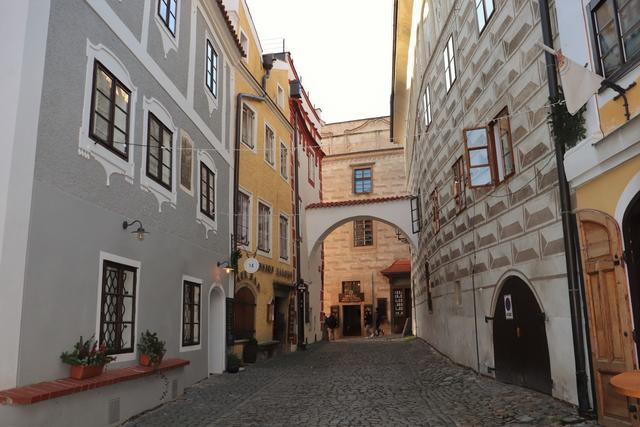 Herrliche Gassen mit dem Steinpflaster , die einem staunen lassen
