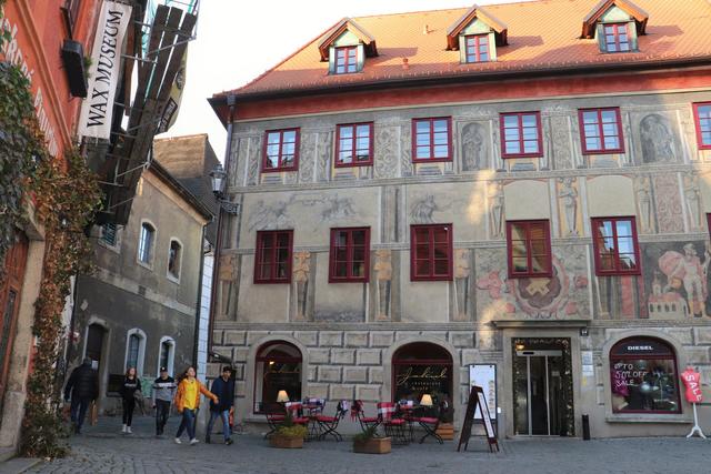 Auch ein Wax-Museum gibt es ...Man kann nur staunen und die bemalten Gebäude betrachten..., aber mein Freund hat mir dann doch nicht soviel Zeit gelassen..