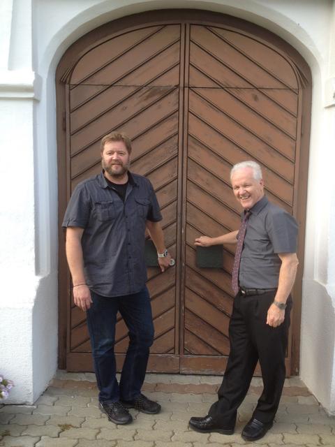 Archivbild: Edi Niederwieser (r.) wurde als Dekan wiedergewählt, im Bild mit Stellvertreter Christoph Frischmann (l.). | Foto: Foto: Diözese