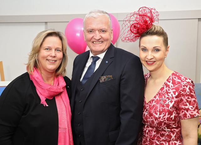 Landesfrauenvorsitzende Elvira Schmidt, Landesparteivorsitzender LHStv. Franz Schnabl, Bloggerin und Autorin Claudia Altmann-Pospischek (Claudias Cancer Challenge)