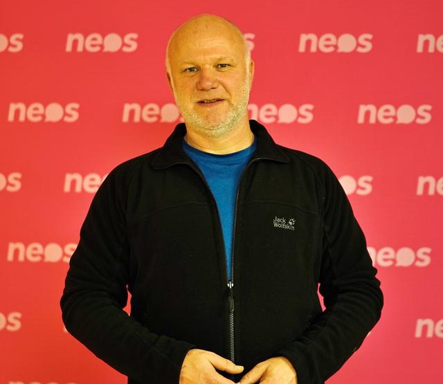 Horst Hochstöger aus Bruckneudorf tritt für die NEOS im Bezirk Neusiedl am See an.