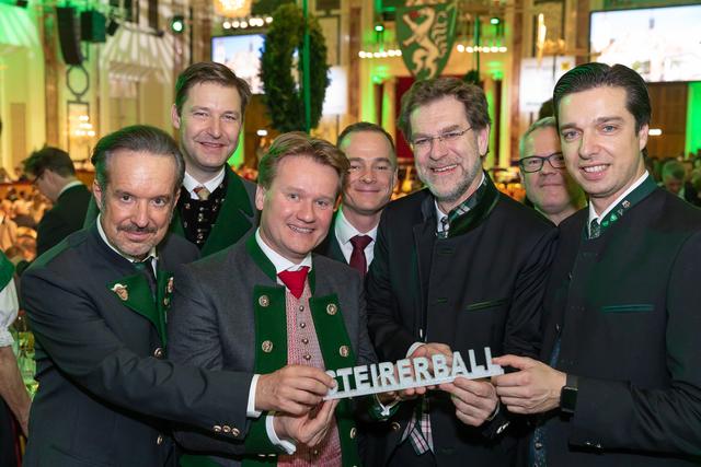 Die Vertreter der Gastregionen aus der Südweststeiermark mit Andreas Zakostelsky, Obmann des "Vereins der Steirer in Wien". | Foto: Verein der Steirer in Wien/Ludwig Schedl