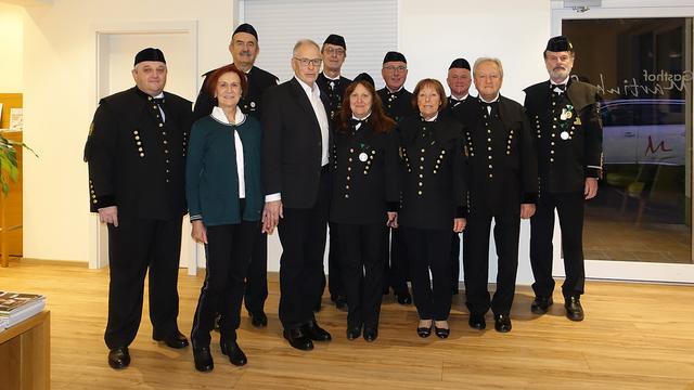 Helmut Huber freute sich über die vielen Gratulanten der Knappschaft Pölfing-Bergla.