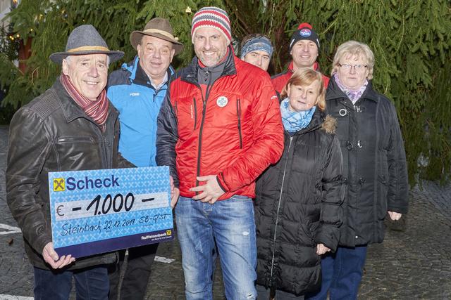 Der Seniorenbund spendete der Bergrettung 1.000 Euro