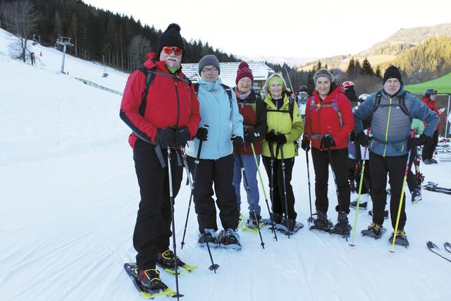 Herbert Bacher (Naturfreunde) organisierte Schneeschuhwanderung