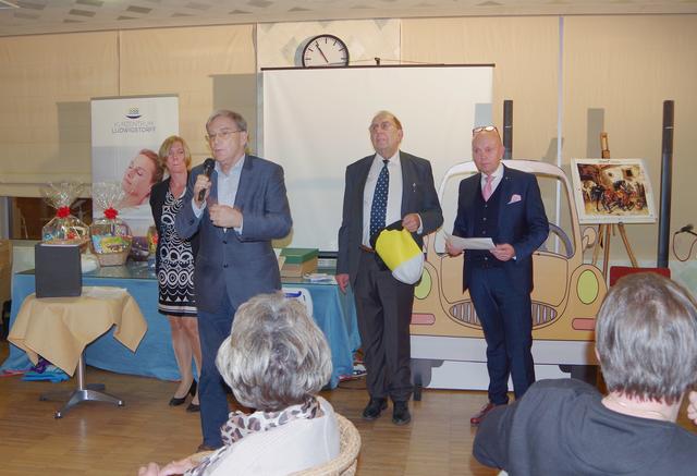 von links: Priska Schultz, Vzbgm. Dr. H. Wallowitsch, R. Reiner, MBA F. Eisenbock