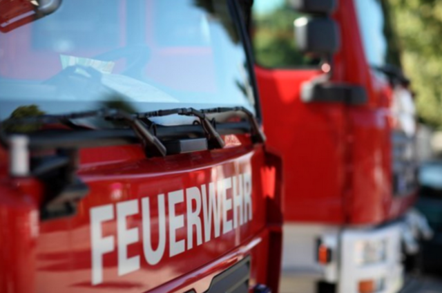 Die Feuerwehr rückte zu einem Mülltonnen-Brand aus.
