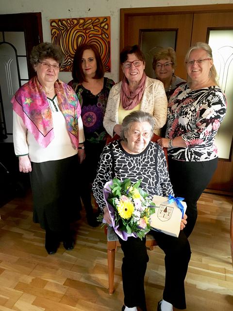 Geschäftsführende Gemeinderätin Susanne Arnold, Inge Vinicky, Bürgermeisterin Josefa Geiger, Elfriede Vinicky, Elisabeth Böhm, Gemeinderätin Angelika Hack