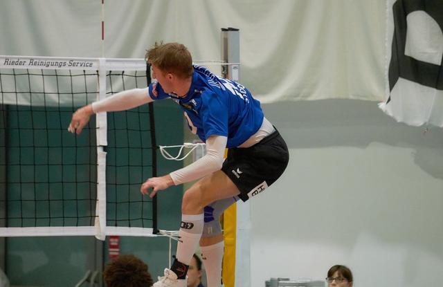 Niklas Stooß beim Angriff.