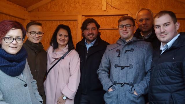 Beim Glühweinumtrunk: Tanja Stöckl, Felix Kummer, Marlen Varga, Hans Unger, Patrick Kuh, Gerald Derkits und Markus Schranz