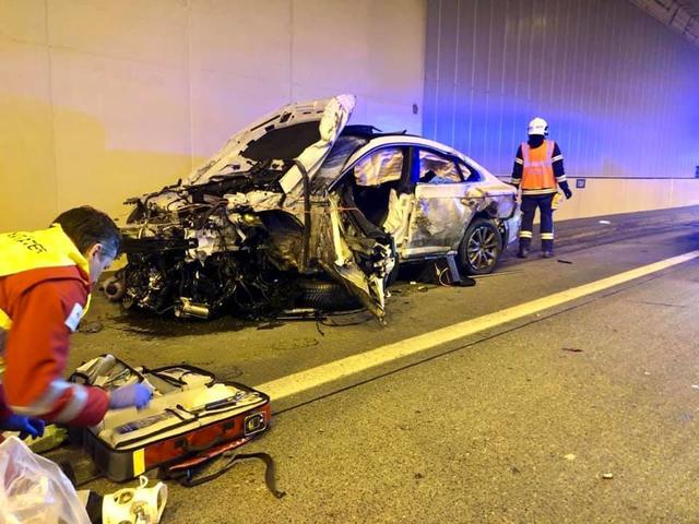 Gefährlicher Crash im Kreuzenstein-Tunnel.