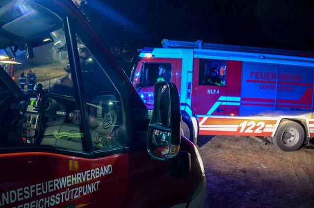 Auch der Bereichskommandant Christian Leitgeb und sein Stellvertreter Klaus Gehr waren vor Ort. | Foto: Holawat