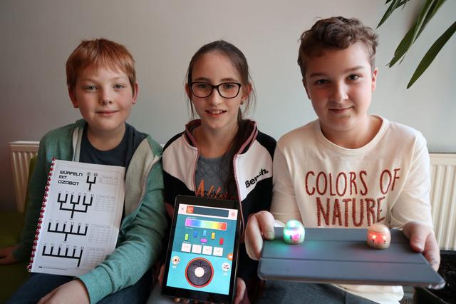 Zweitklässler der NMS Vorderweißenbach programmierten.