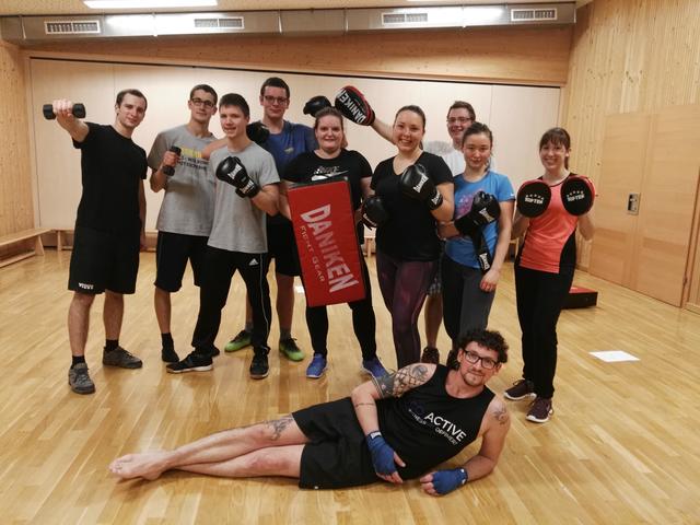 Trainer Franz Kraushofer mit den Mitgliedern Andreas Pabisch, Thomas Strommer, Gerhard Kasess, Manuel Zotter, Kerstin Androsch, Christine Romann, Christian Harrer, Julia Bauer, Daniela Pfabigan und Nadine Janu.