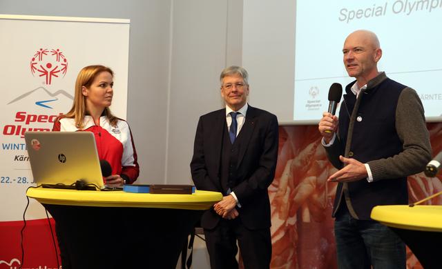 Cheforganisatorin der Winterspiele 2020 und Geschäftsführerin des „Vereins Special Olympics – Herzschlag Kärnten“ Birgit Morelli, LH Peter Kaiser (Obmann „Verein Special Olympics – Herzschlag Kärnten“) und Jürgen Winter (Präsident Special Olympics Österreich) bei der Präsentation der Special Olympics Winterspiele 2020.