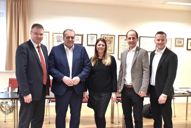 Gegen Breitspurbahn: Wolfgang Kocevar, Andreas Kollross, Katharina Kucharowits, Thomas Jechne und Maximilian Köllner (v.l.).
