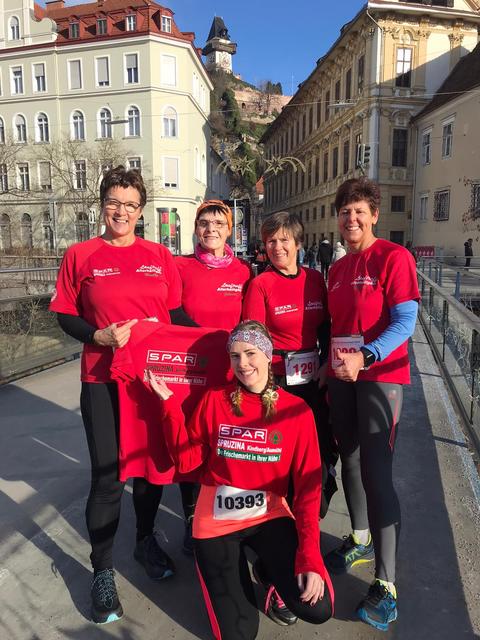 Fünf Damen vom Lauftreff Allerheiligen gingen an den Start.