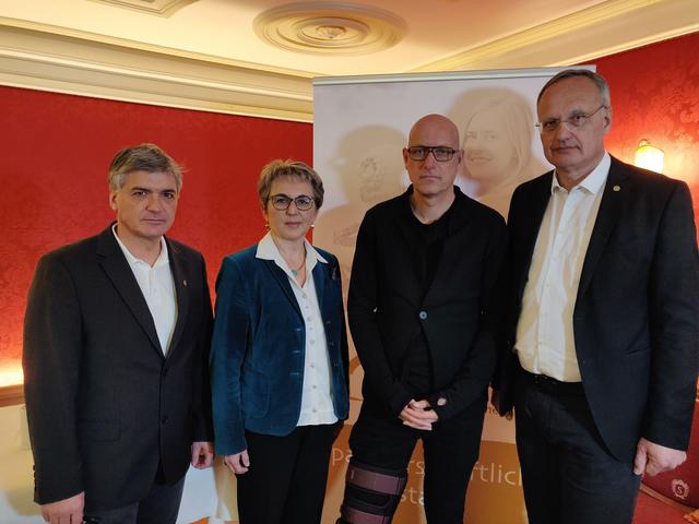 v.l.: Franz Webhofer(ARGE Tiroler Altenheime), Gertrud Geisler–Devich, Thomas Strickner(beide AMP) und Robert Kaufmann(´ s zenzi Zirl).