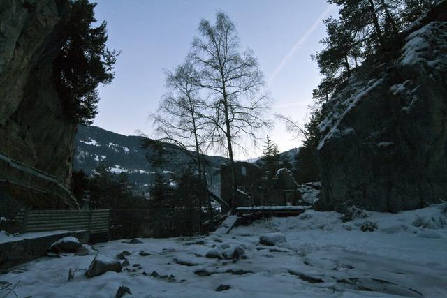 Bild 01: Blick aus der Klamm in den Talkessel Landeck - Zams