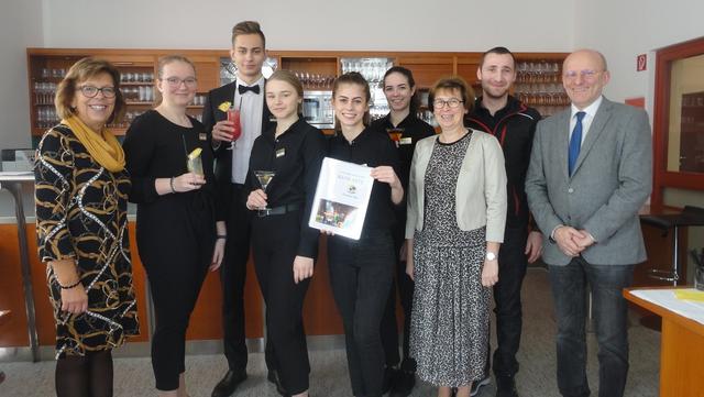 Gabriele Doppler, Janine Amböck, Julian Strohmayer, Veronica Strengberger, Juliane Böhm, Stefanie Zinner, Elisabeth Weichselbaum, Christoph Reif, Gerhard Schenk (v.l.).