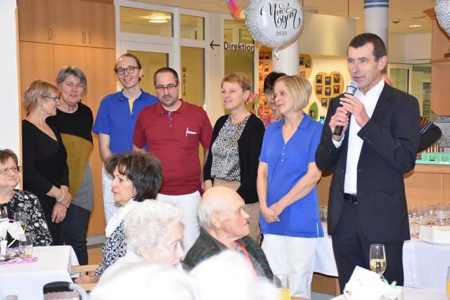 Dir. Deinhofer freut sich, dass so viele Gäste gekommen sind.