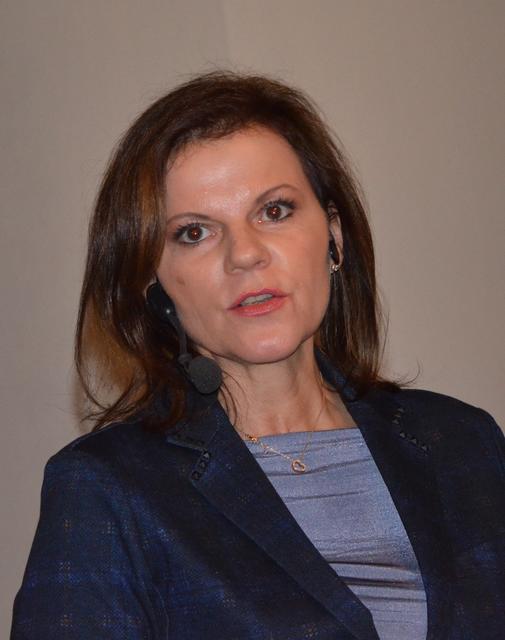 Kardiologin Anna Rab während ihres einstündigen Referats