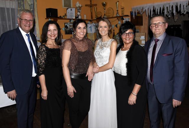 Thomas Steiner, Andrea Steiner, Renate Platzer-Stipsits, Viktoria Pieber, Marianne Hackl, Manfred Hackl (von links).