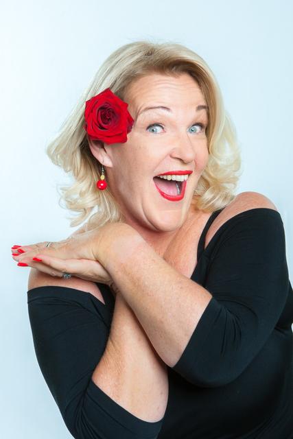 Barbara Balldini kommt am 15.02. um 20 Uhr mit ihrem Programm "g'hörig DURCHGEKNALLT" in die Steinhalle in Lannach.