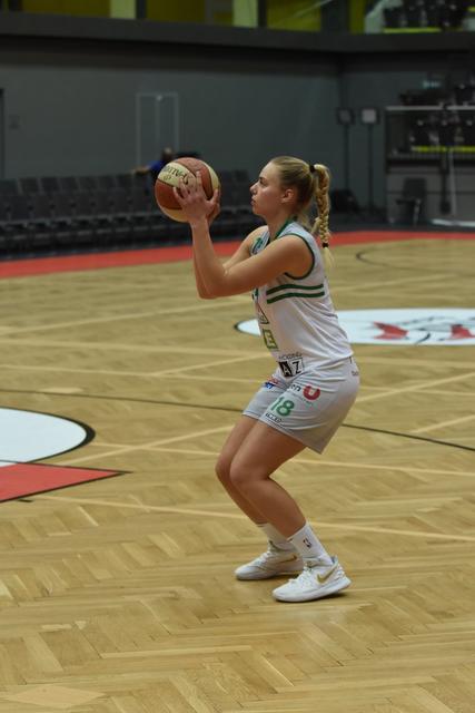 Punktet in Amerika: Basketballerin Anja Knoflach
