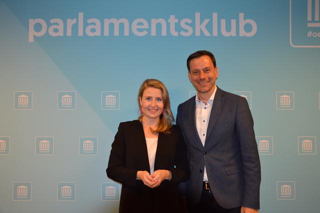 Neue Aufgabe: Nationalratsabgeordneter Ernst Gödl mit der zuständigen Integrationsministerin Susanne Raab | Foto: KK