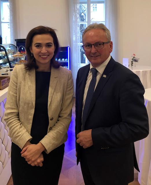 Justizministerin Dr. Alma Zadic und Karl Bader.