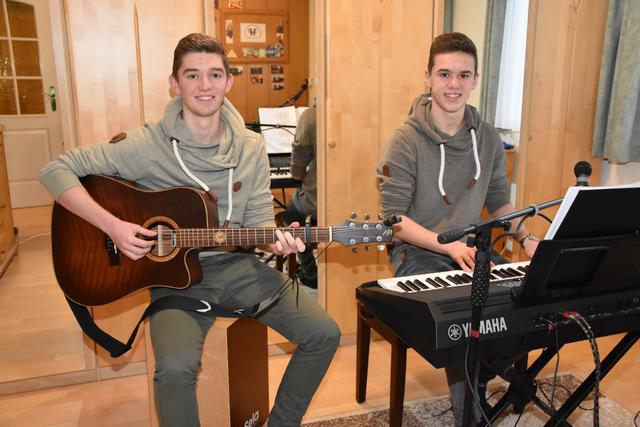 Früher Wurzer-Buam. Ab 2020 sind Philipp und Fabian „Music Linked“.