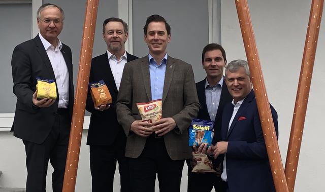 Eröffneten den Bürotrakt: Bürgermeister Josef Ober, Thomas Buck, Markus Gutmann, Stadtrat Christian Ortauf und Markus Marek (v.l.).