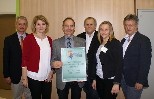 Freude bei Herbert Hofer, Ingrid Gamauf, Friedrich Pack, Andreas Grandits, Silvia Fruhmann, Hans-Georg Achleitner (v.l.).