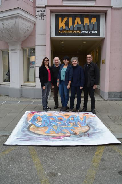 Urban Art: E. Strauß (Kulturabteilung), W. Leitner (KIAM), Kulturstadträtin E. Asanger, S. Schober (KIAM), H. Mayrhofer (Viertelfestival).