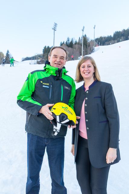Landesrätin Barbara Eibinger-Miedl und Planai-Chef Georg Bliem präsentierten das Projekt "Lärchkogelsesselbahn Neu".