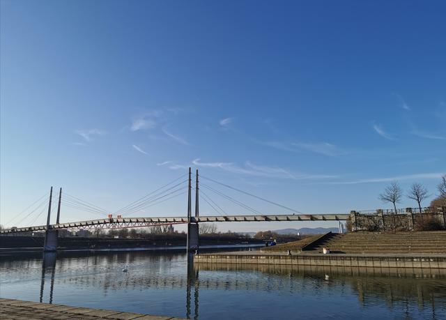 Fußgängergbrücke zur Donauinsel