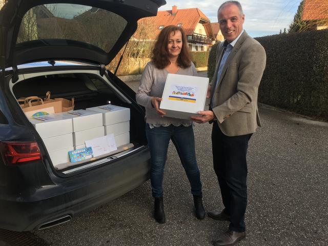 Präsident Richard Füßlberger mit Maria Riegl von der Kinder- und Jugendhilfe Steyr.