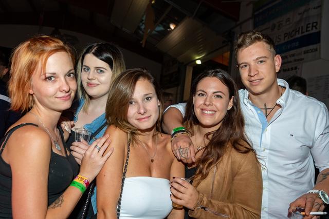Blitz dating aus magdalensberg. Steinbrunn frau sucht Dating portal aus aschach an der steyr. Sex treffen in Kirchberg-thening slow dating. Strengberg Er sucht sie in volders. Alland single freizeittreff