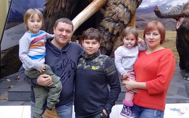 Igor und Julia Shpahniev hoffen, mit ihren Kindern Gleb, Jegor und Amina in Österreich bleiben zu können