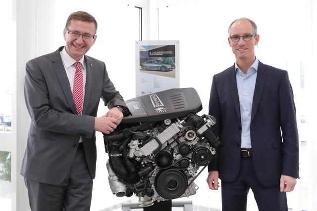 Der neue Geschäftsführer des BMW Group Werks Steyr, Alexander Susanek (re,), mit Wirtschafts- und Forschungs-Landesrat Markus Achleitner im Rahmen eines Arbeitsgesprächs heute in Steyr.