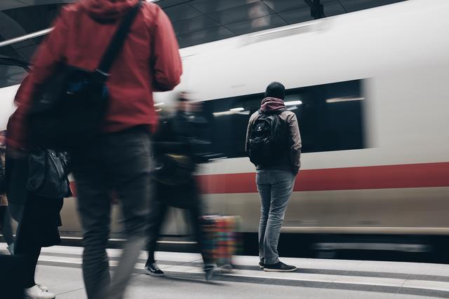 Öffentlich zugängliche Daten der Verkehrsauskunft Österreich könnten die Planung von Reisen einfacher gestalten. | Foto: Mike Kotsch