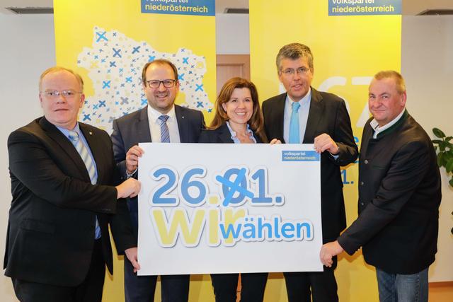 Helmut Kargl, Bernhard Ebner, Doris Kirstorfer, Martin Schuster und Wolfgang Schredl (v.l.).