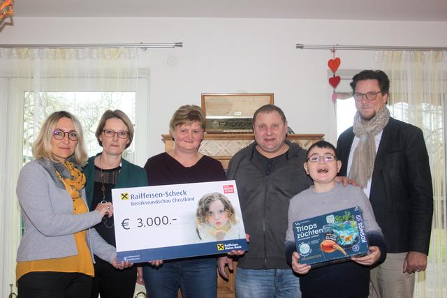 Martina Steurer und Heidi Meingassner von LeitnerLeitner mit Familie Schwarz und Juha Baloun von der BRS.