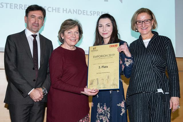 NÖ Spartenobmann Handel Franz Kirnbauer, Wirtschaftskammer-NÖ Präsidentin Sonja Zwazl, Klara Weyerer und Landeshauptfrau Johanna Mikl-Leitner